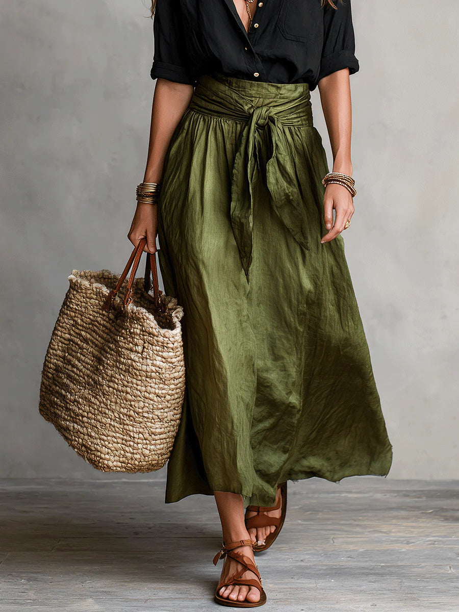 Vera | Ensemble deux pièces : chemise noire et jupe vert olive