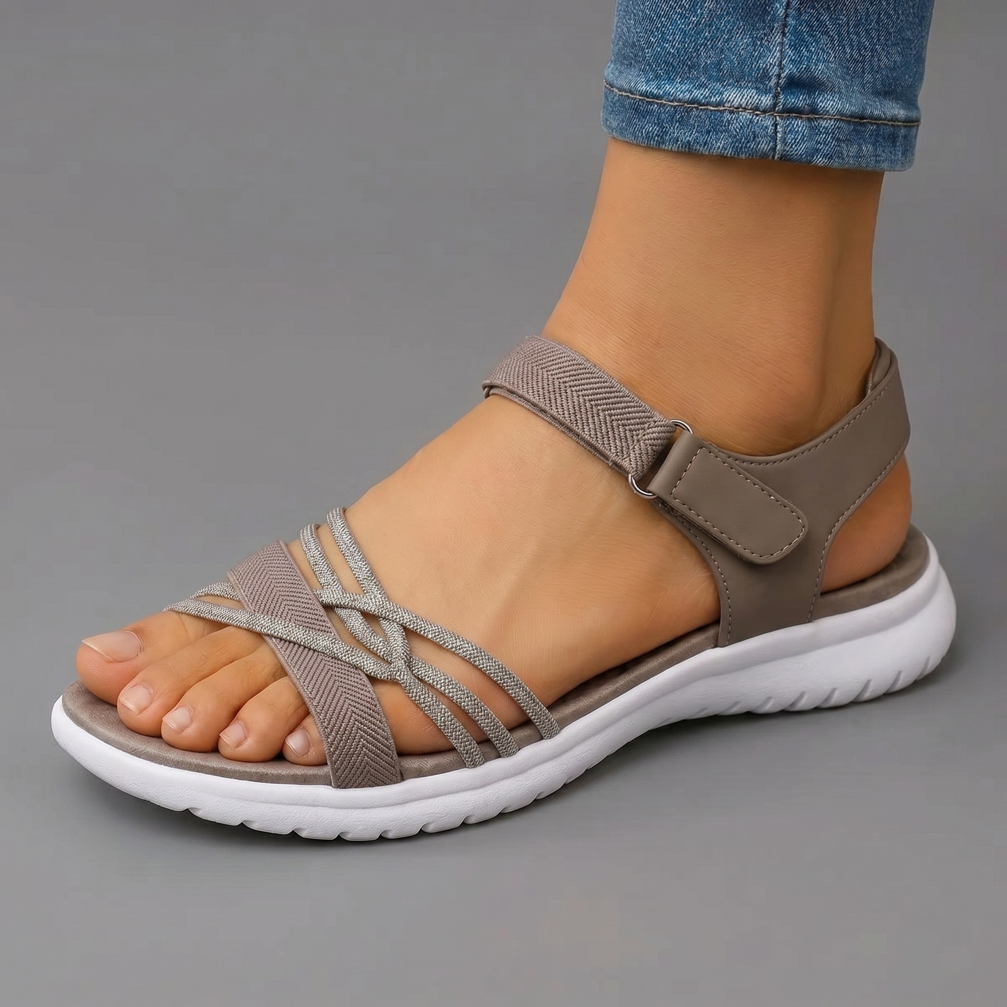 Sandalias ortopédicas cómodas kaki con tira cruzada y velcro, suela blanca acolchada