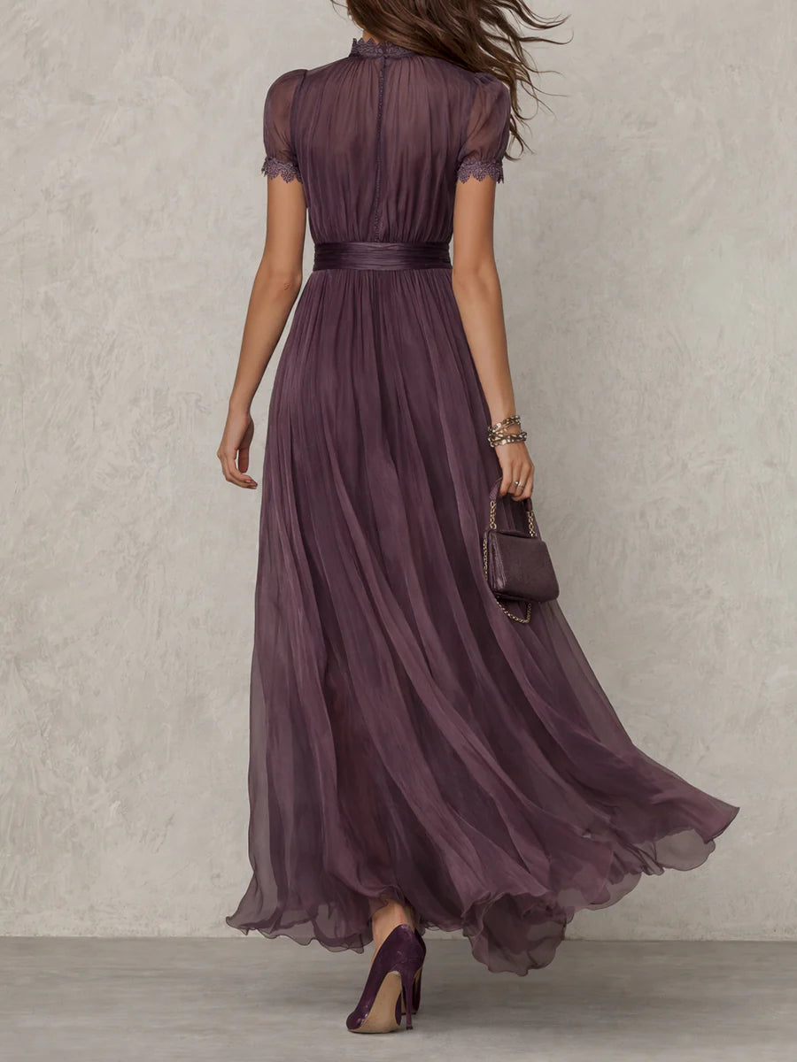 Flavia - Robe longue violette à encolure en trou de serrure