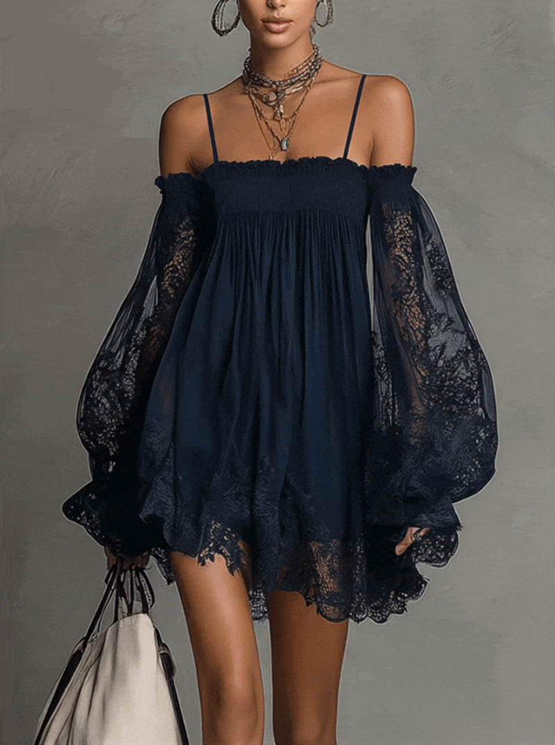Noemí - Robe courte en mousseline bleu marine avec décolleté épaules dénudées