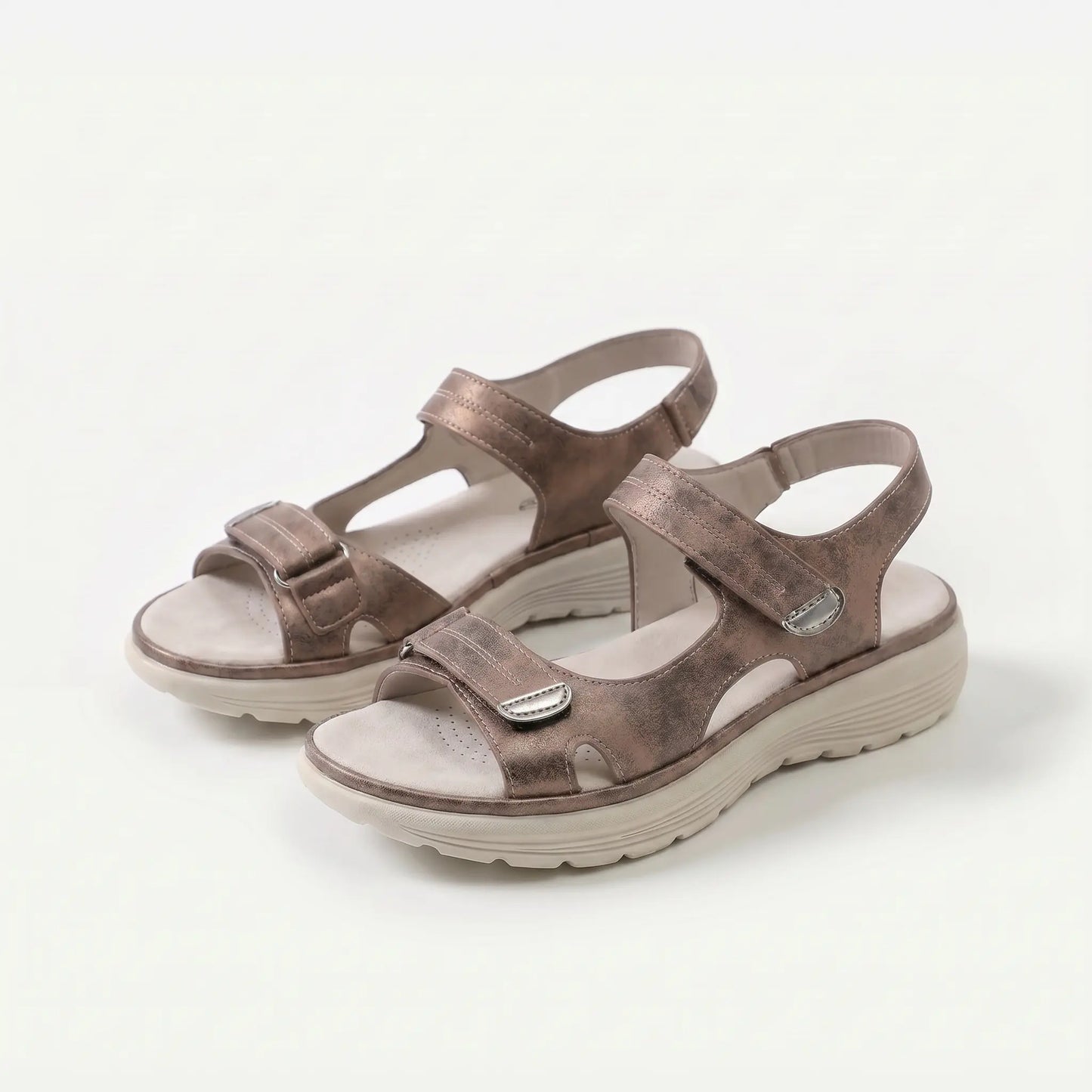 Sandalias ortopédicas antideslizantes marrón topo con velcro y suela con relieve
